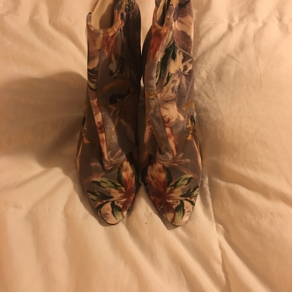 Women’s Nine West ankle boots